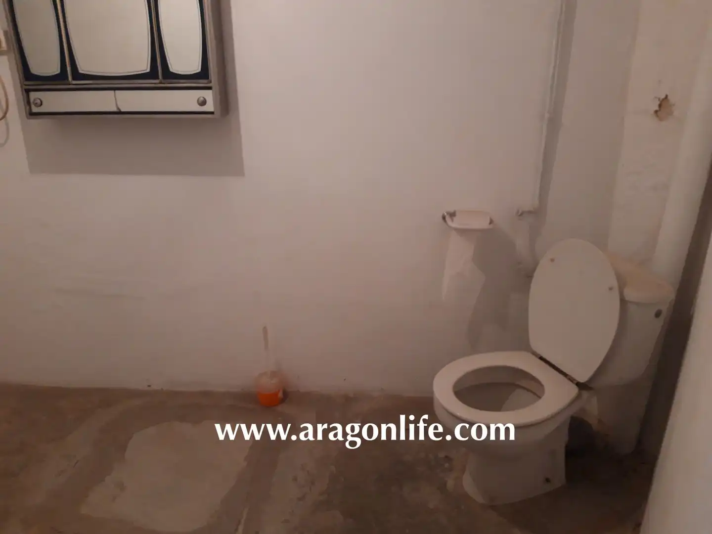 Bathroom of Houses for sale in Fabara  with Storage room, Furnished and Oven