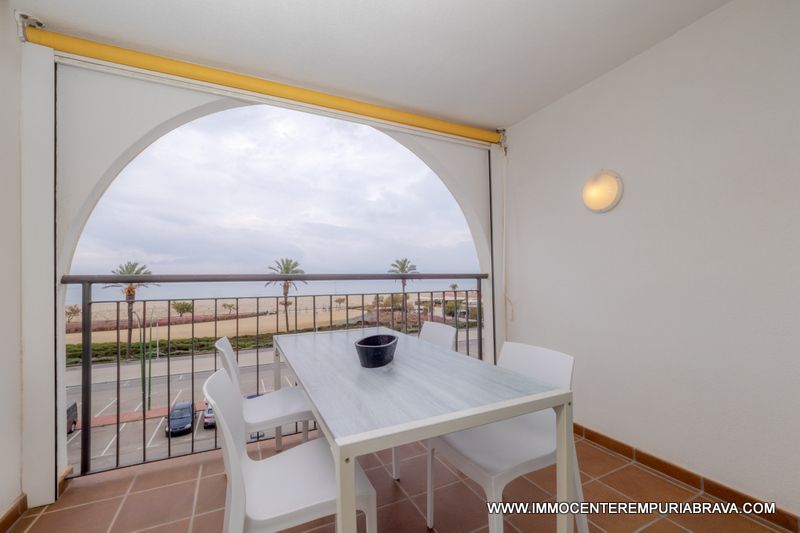 Habitación de Apartamento en venta en Empuriabrava con Aire acondicionado, Calefacción y Terraza