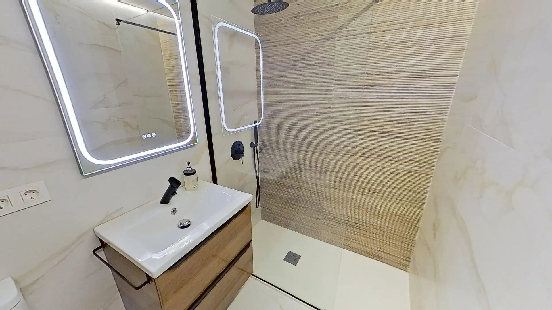 Bathroom of Flat for sale in Gijón 
