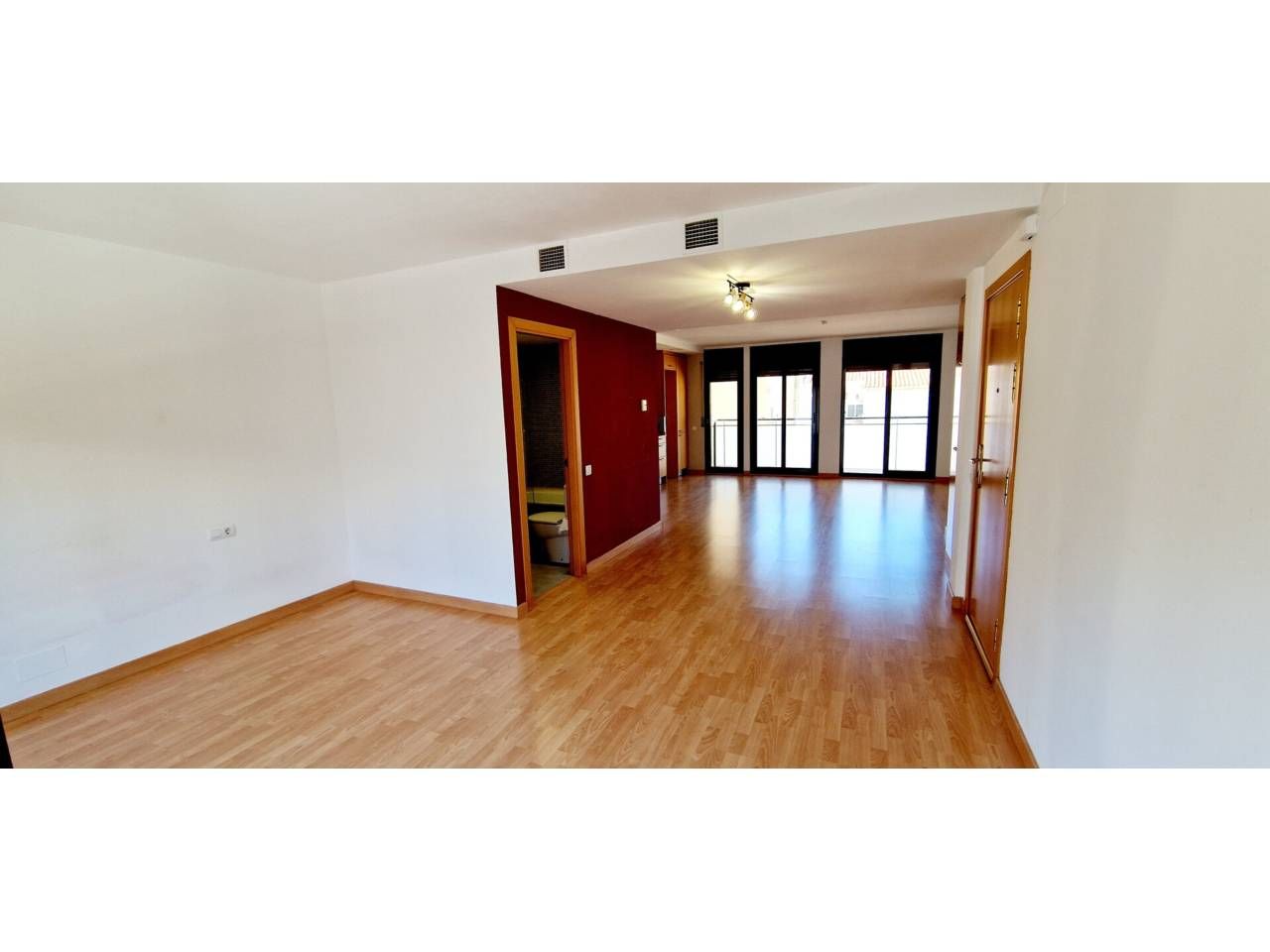 Office to rent in Tiana  with Air Conditioner and Heating