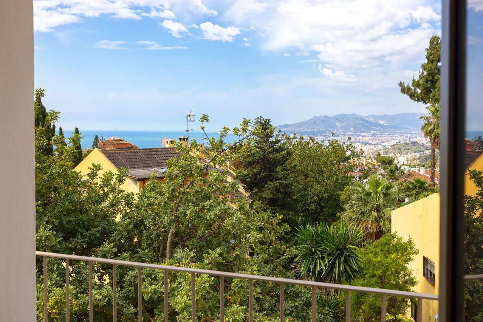 Jardí de Casa adosada en venda en Málaga amb Aire condicionat, Calefacció i Terrassa
