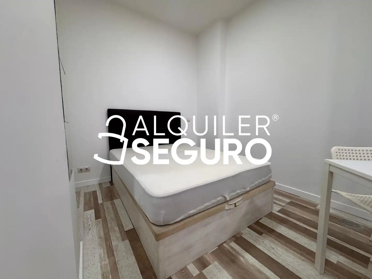 Habitación de Piso de alquiler en Madrid con Aire acondicionado y Amueblado