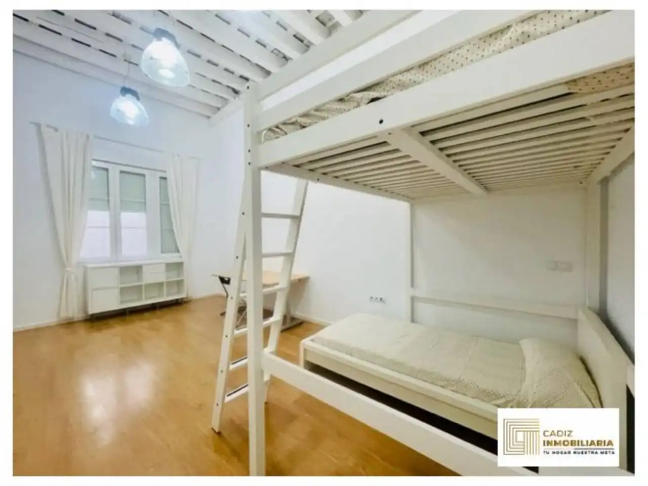 Schlafzimmer von Wohnung zur Miete in Cádiz