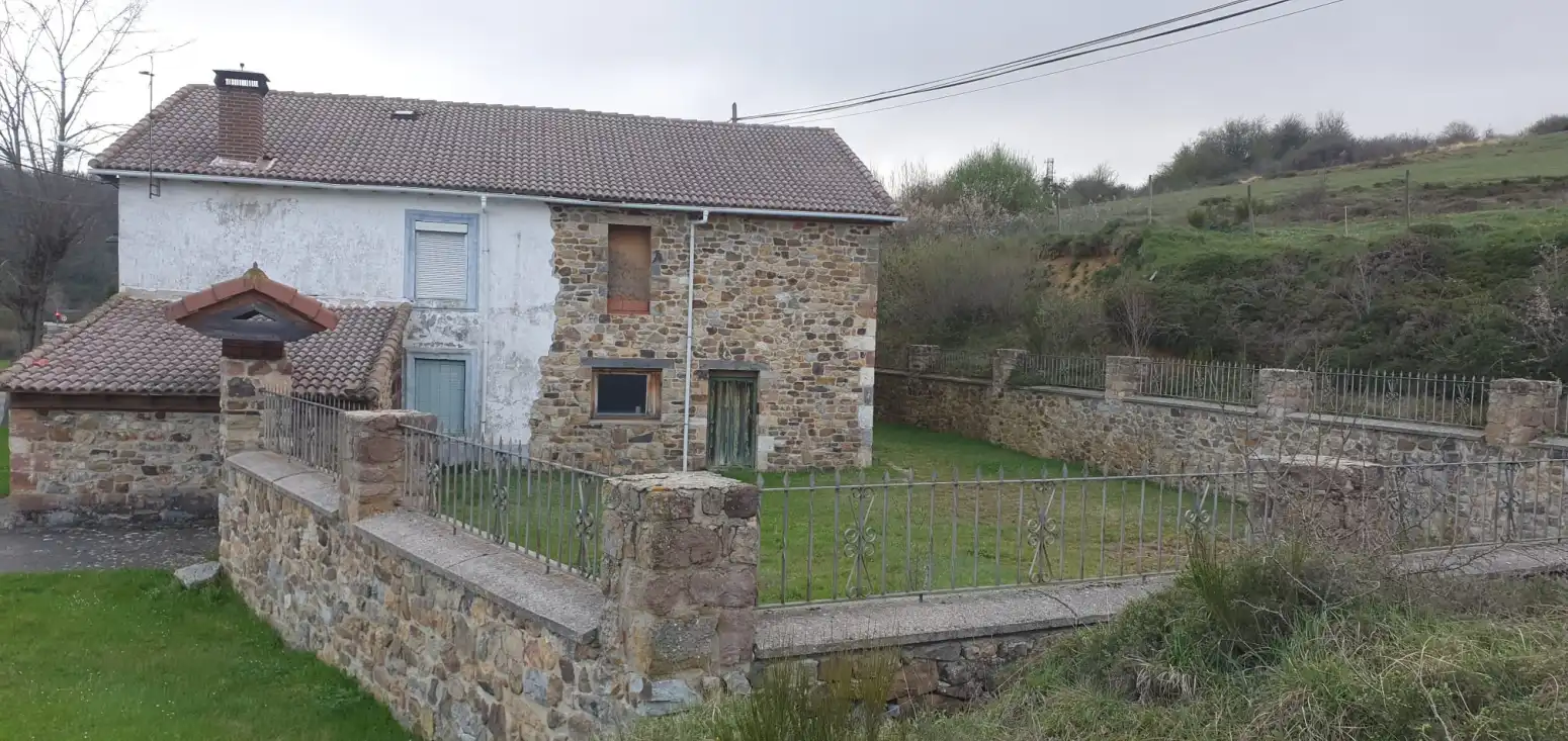 Vista exterior de Casa o chalet en venta en Cervera de Pisuerga