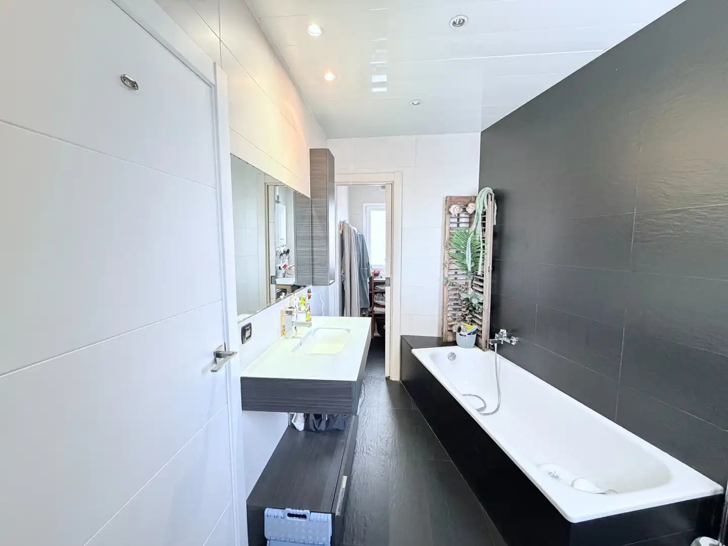 Bathroom of Attic for sale in Barcelona  with Air Conditioner, Heating and Parquet flooring