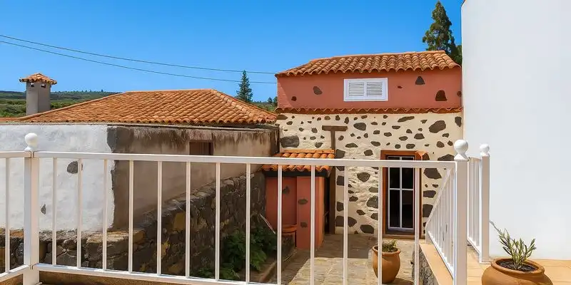 Houses for sale in Calle Era Grande, La Quinta - Taucho