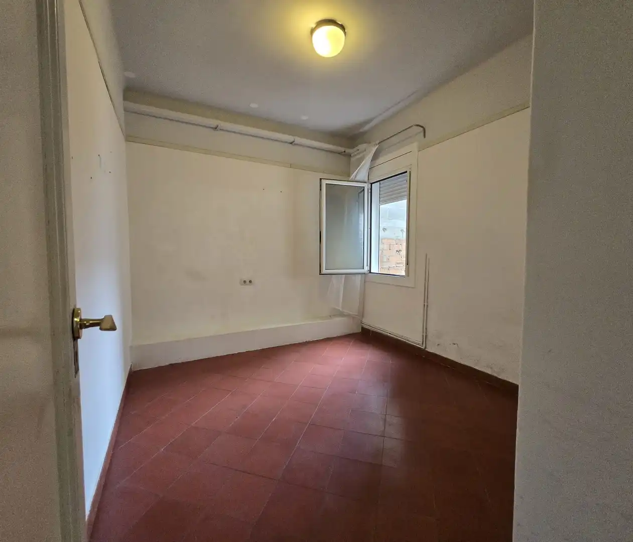 Bedroom of Attic for sale in Barcelona  with Air Conditioner, Terrace and Alarm