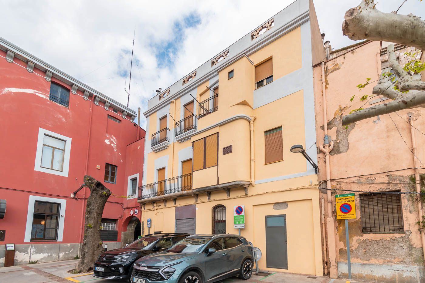 Exterior view of Building for sale in La Jonquera