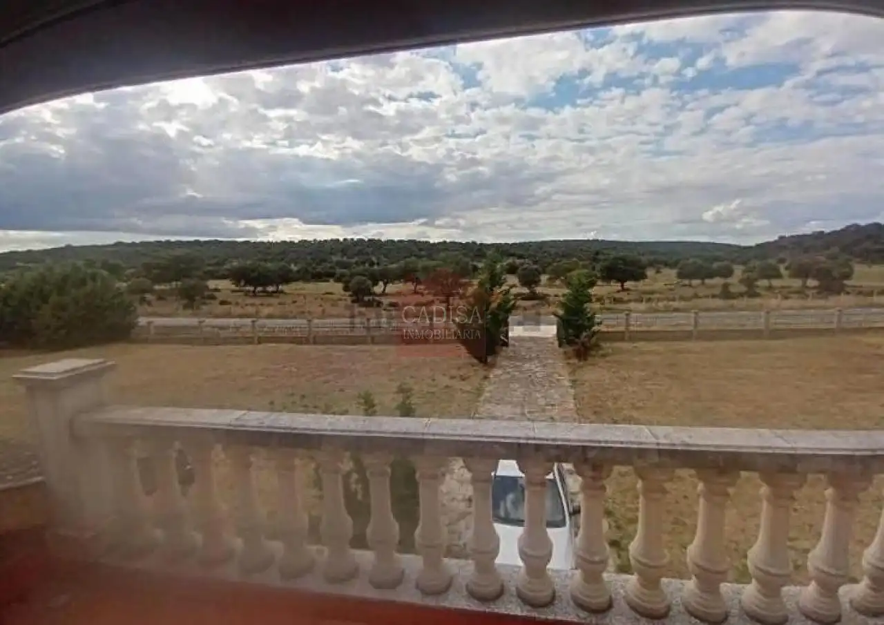 Jardín de Casa o chalet en venta en Monterrubio de la Sierra con Jardín privado y Amueblado
