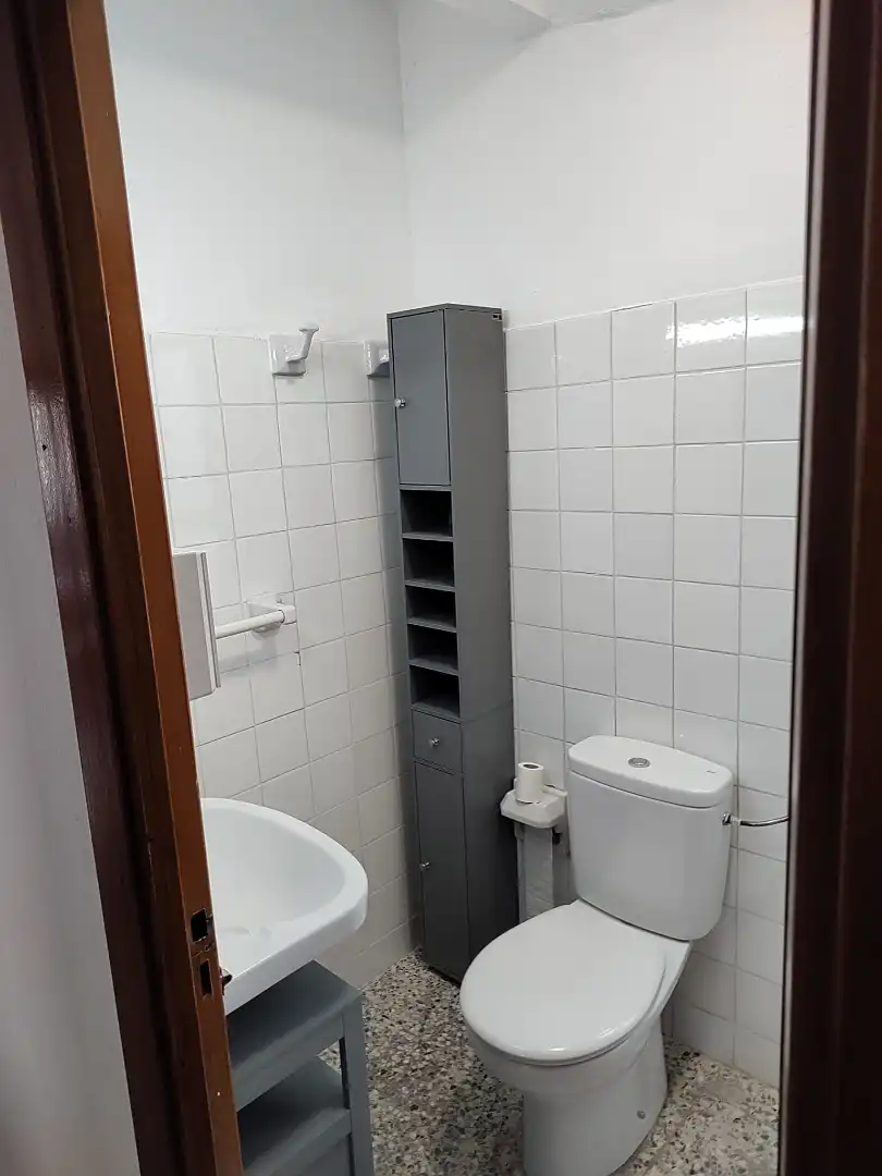 Bany de Pis de lloguer en Jaén amb Aire condicionat, Calefacció i Terrassa