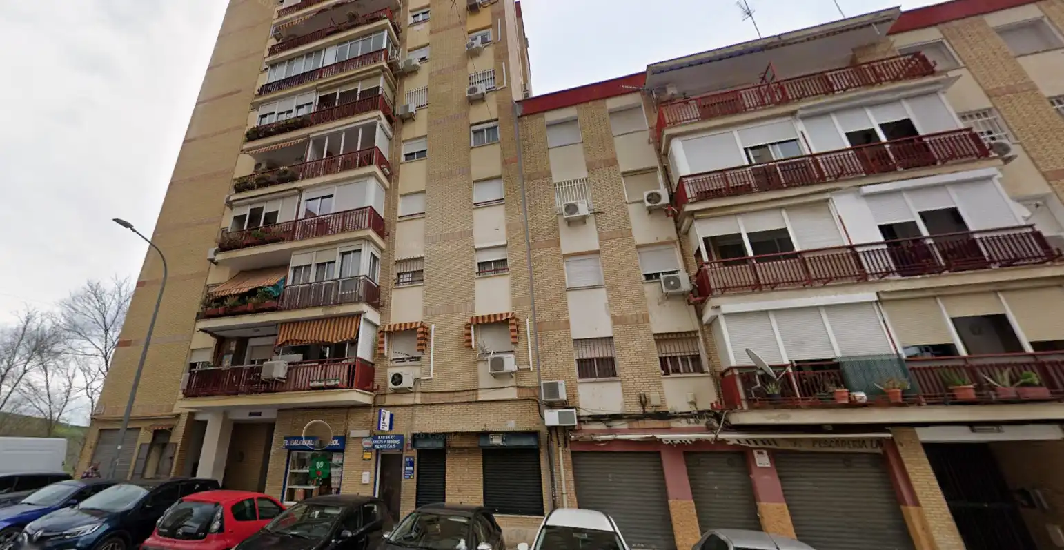Pis en venda a JULIO CESAR, Balcón de Sevilla - Atalaya - La Uva - La Extremeña