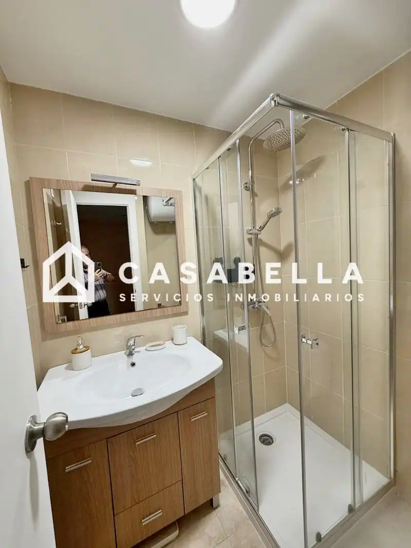 Bathroom of Flat for rent in El Pla del Real