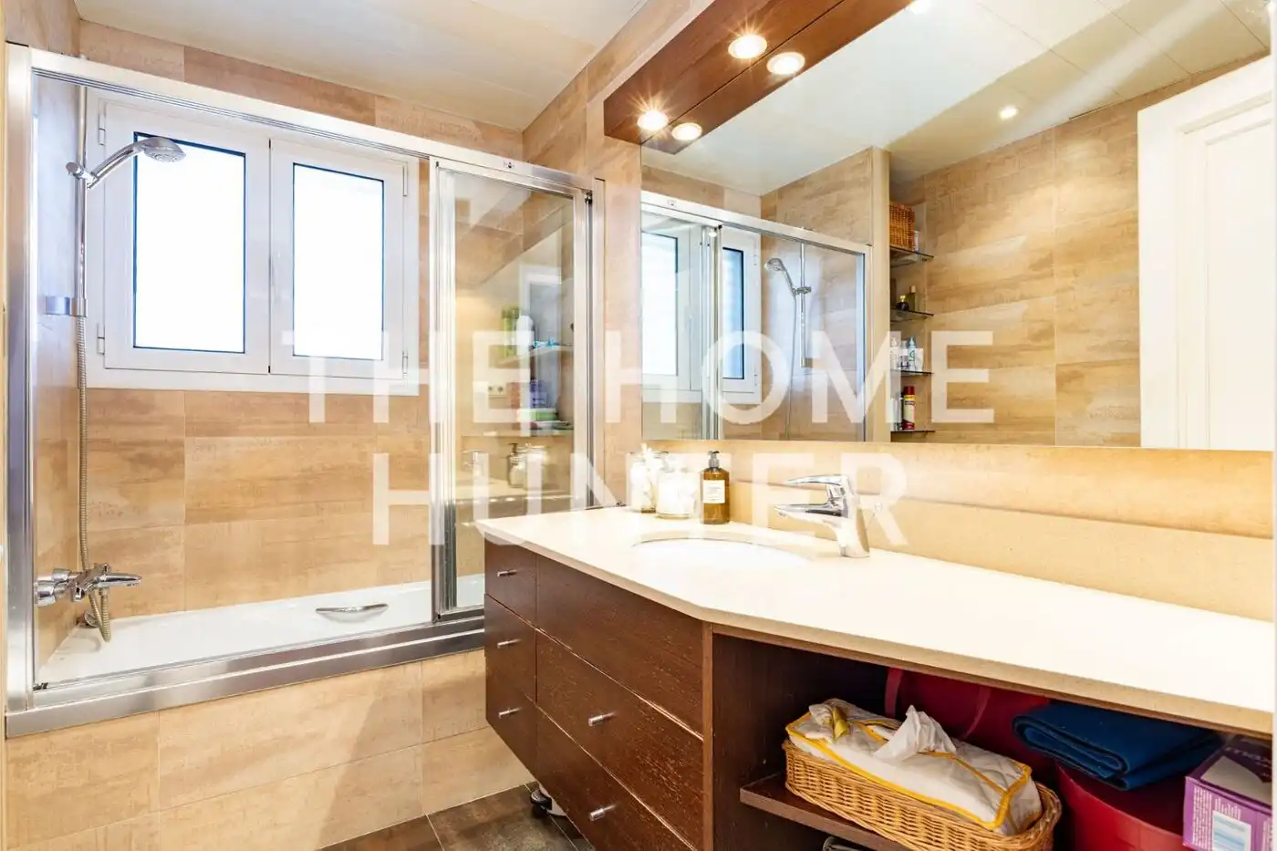Baño de Piso en venta en Barcelona con Calefacción, Jardín privado y Terraza