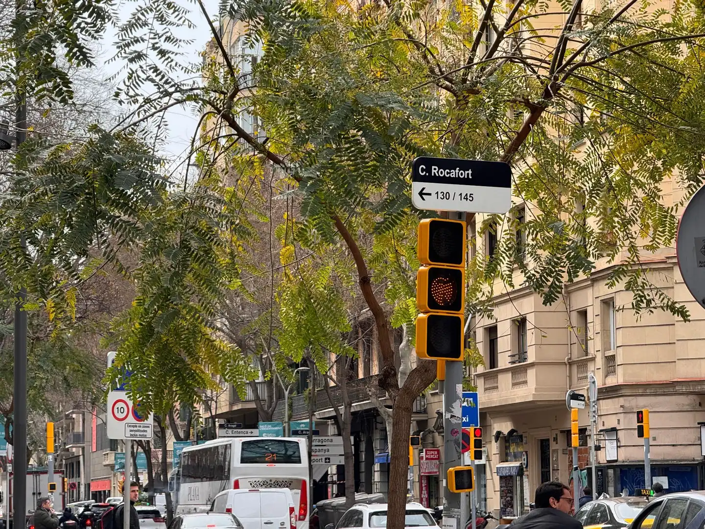 Exterior view of Commercial properties for sale in Barcelona