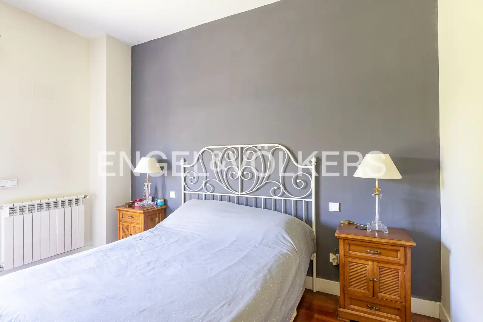 Habitación de Apartamento en venta en Madrid con Aire acondicionado, Calefacción y Jardín privado