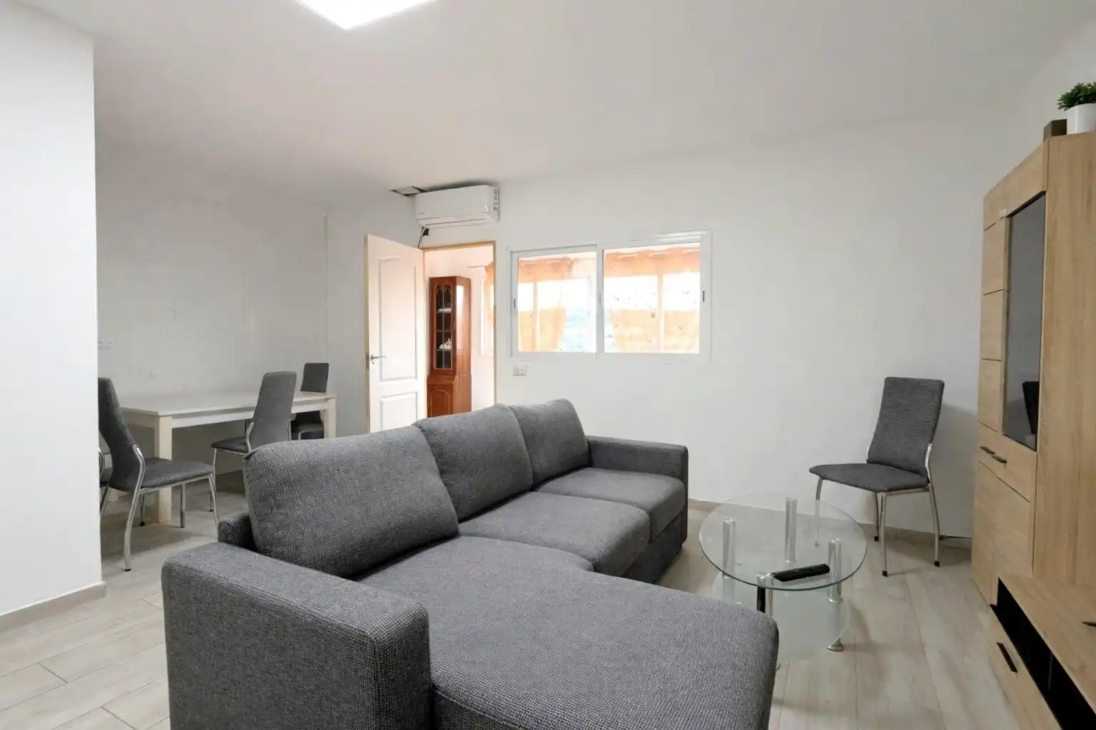 Wohnzimmer von Fabrikhallen zum Verkauf in Sagunto / Sagunt