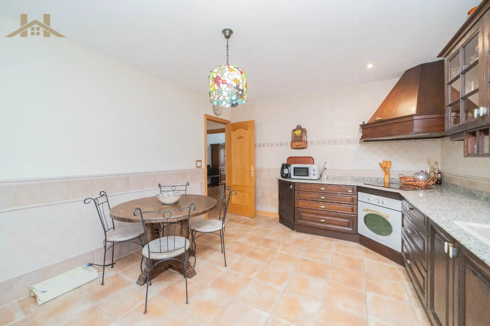 Cuina de Casa o xalet en venda en Santa Cruz del Retamar amb Aire condicionat, Calefacció i Jardí privat