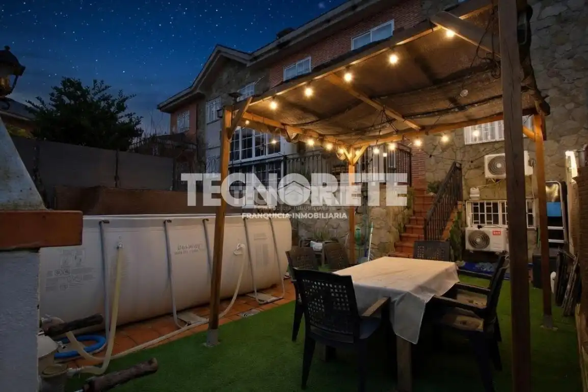 Casa adosada en venta en Calle Zurbarán, Las Ventas de Retamosa
