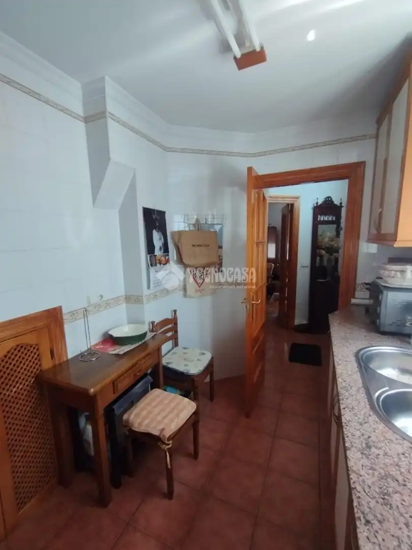 Küche von Einfamilien-Reihenhaus zum Verkauf in Málaga mit Klimaanlage, Terrasse und Balkon