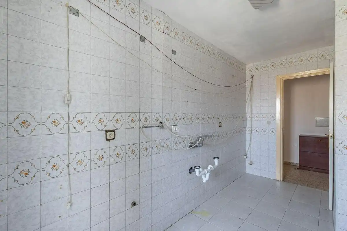 Baño de Piso en venta en Granada con Aire acondicionado, Calefacción y Balcón