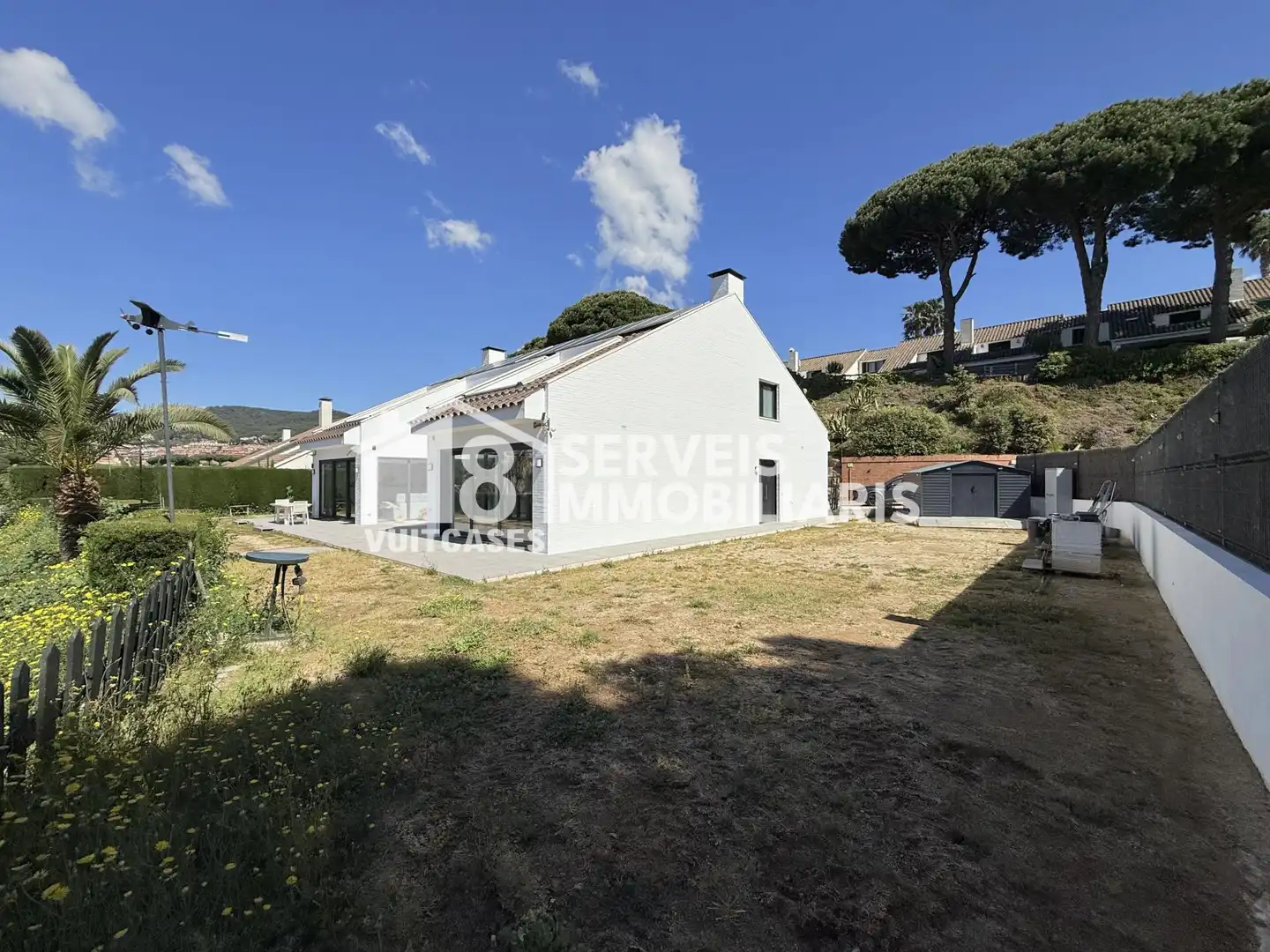 Vista exterior de Casa adosada en venda en Caldes d'Estrac amb Calefacció, Jardí privat i Terrassa