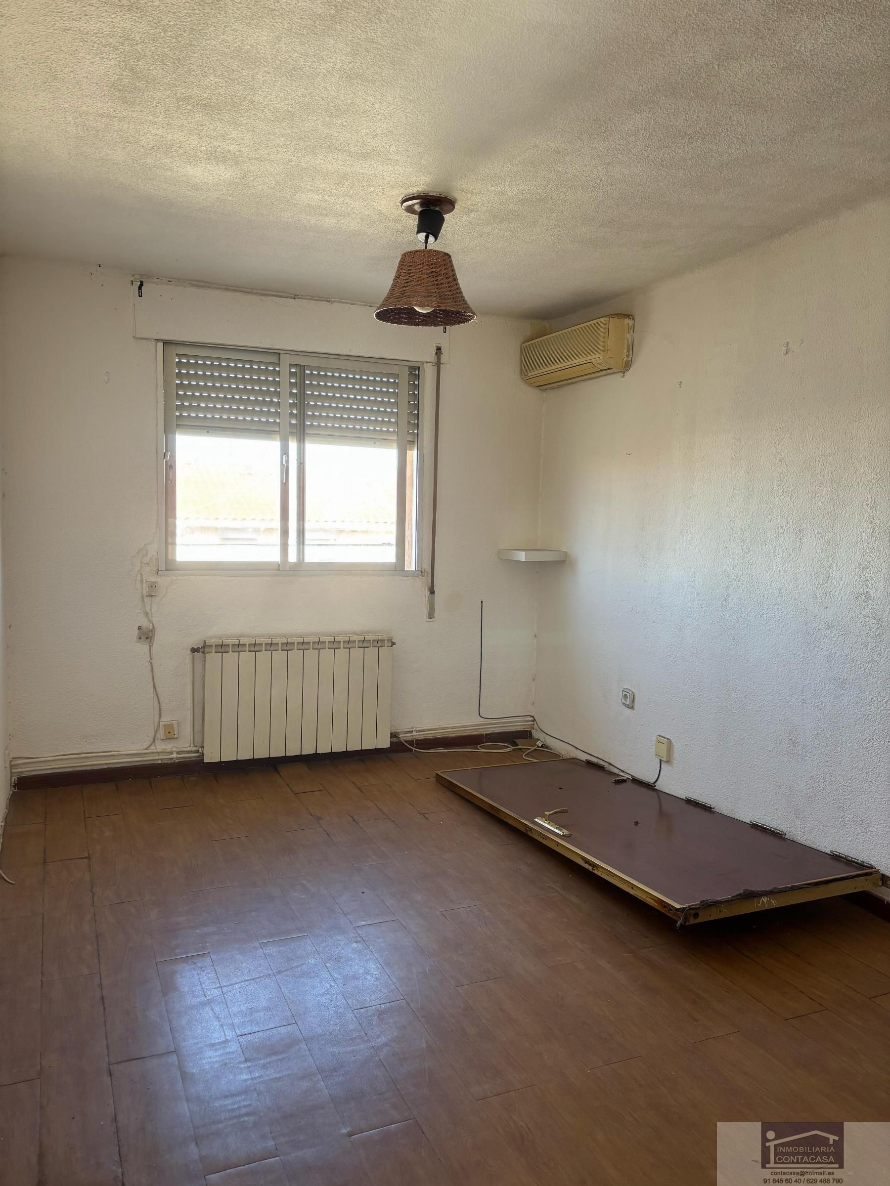 Bedroom of Flat for sale in  Madrid Capital