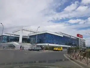 Außenansicht von Fabrikhallen zur Miete in Alcorcón