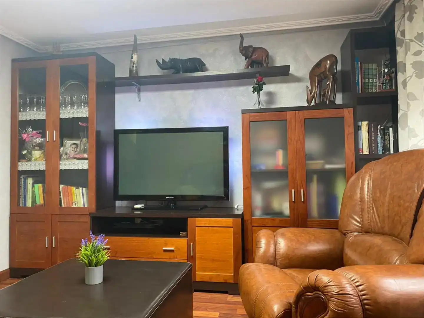 Sala d'estar de Casa adosada en venda en Mieres (Asturias) amb Balcó