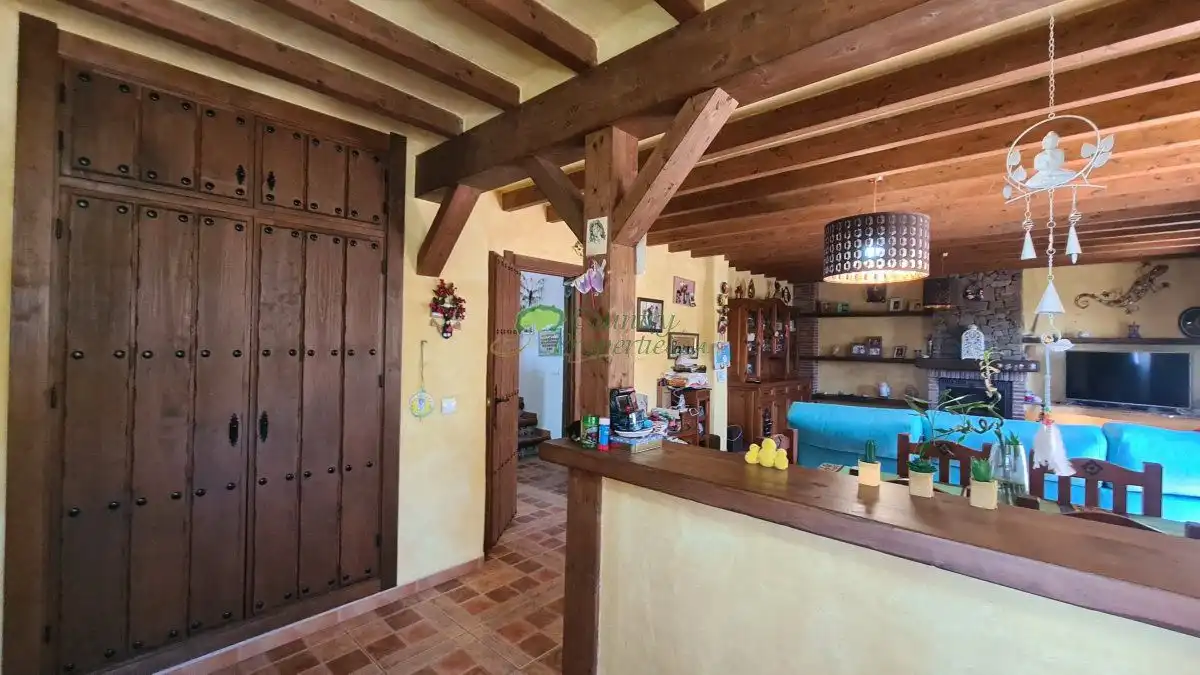 Finca rústica en venda en Canillas de Albaida amb Aire condicionat, Calefacció i Jardí privat