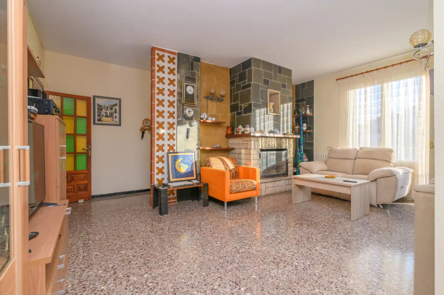 Sala d'estar de Casa o xalet en venda en Cubelles amb Terrassa i Balcó