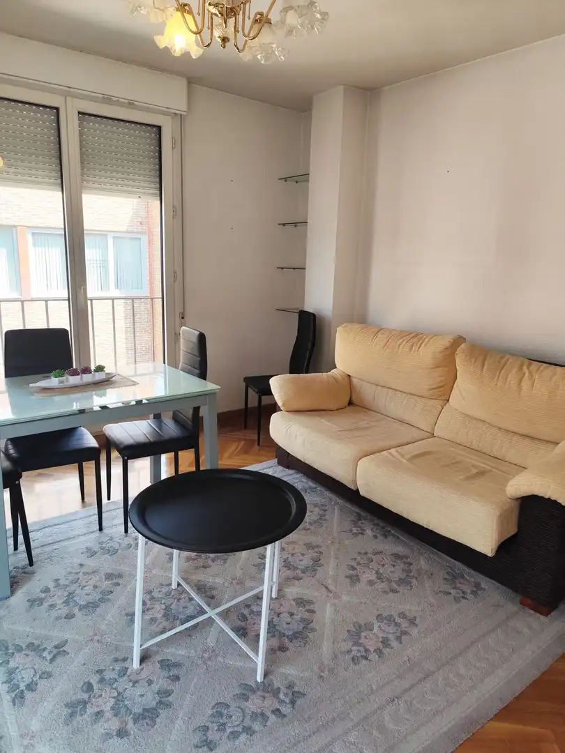 Wohnzimmer von Wohnung zur Miete in Palencia mit Heizung und Abstellraum