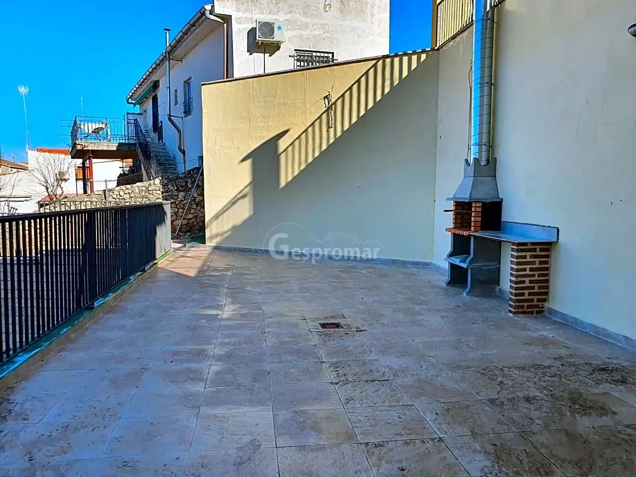 Terrassa de Casa adosada en venda en Belmonte de Tajo amb Calefacció, Jardí privat i Terrassa