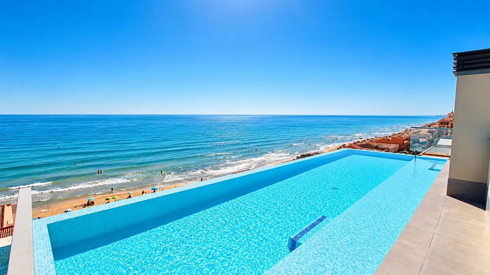 Ático con piscina en venta en Guardamar Playa