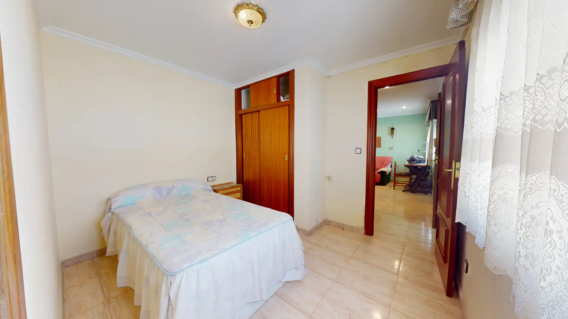 Dormitori de Casa adosada en venda en Elda amb Aire condicionat, Terrassa i Traster
