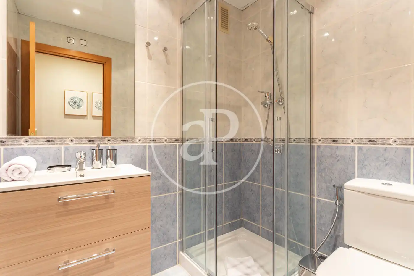 Badezimmer von Wohnung zur Miete in Barcelona mit Klimaanlage, Heizung und Möbliert