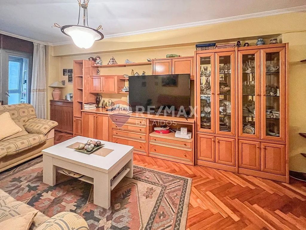 Living room of Flat for sale in Vigo   with Heating, Parquet flooring and Terrace