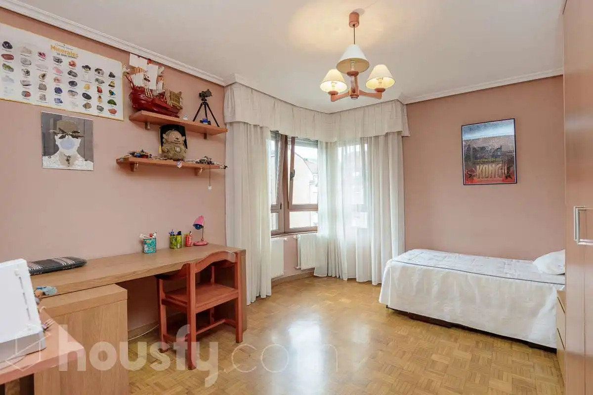 Flat for sale in Calle Mieres, Sama