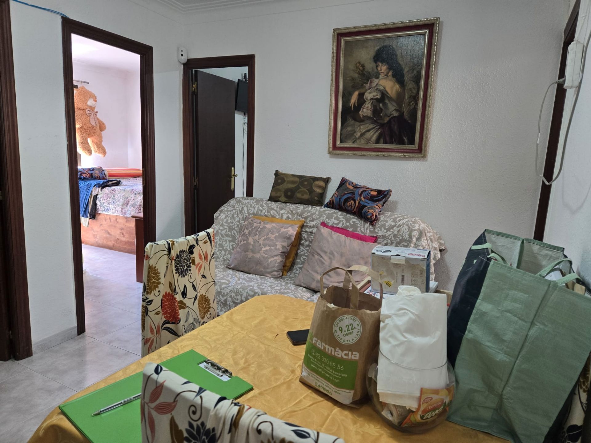 Living room of Flat for sale in L'Hospitalet de Llobregat  with Oven and Alarm