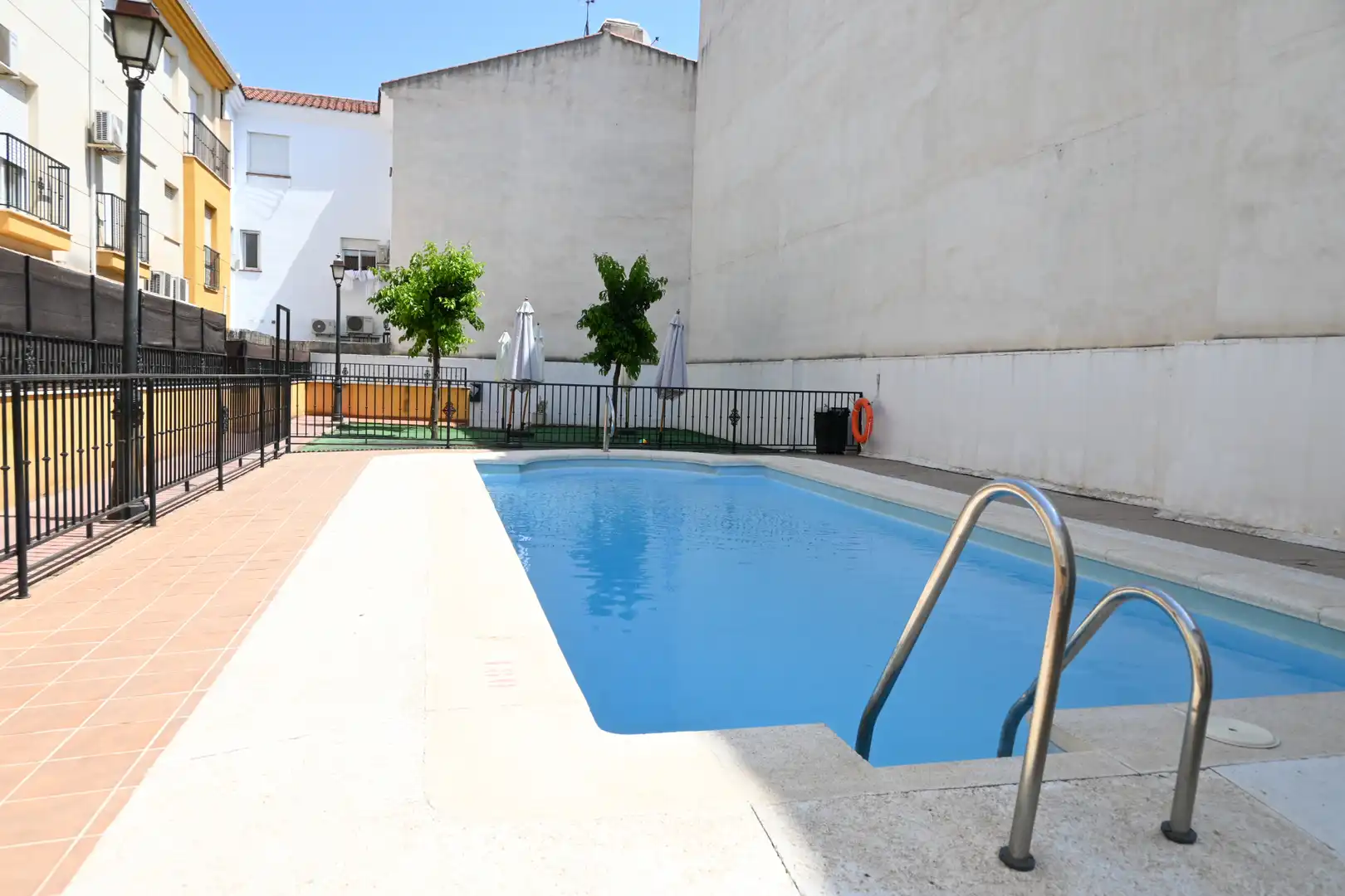 Swimming pool of Flat for sale in Churriana de la Vega  with Balcony