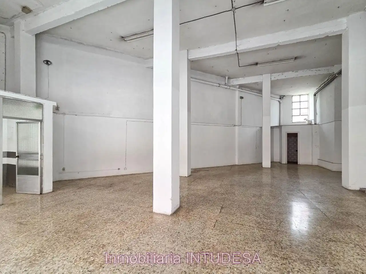 Local comercial de lloguer a Diaz Bravo, imagen 4