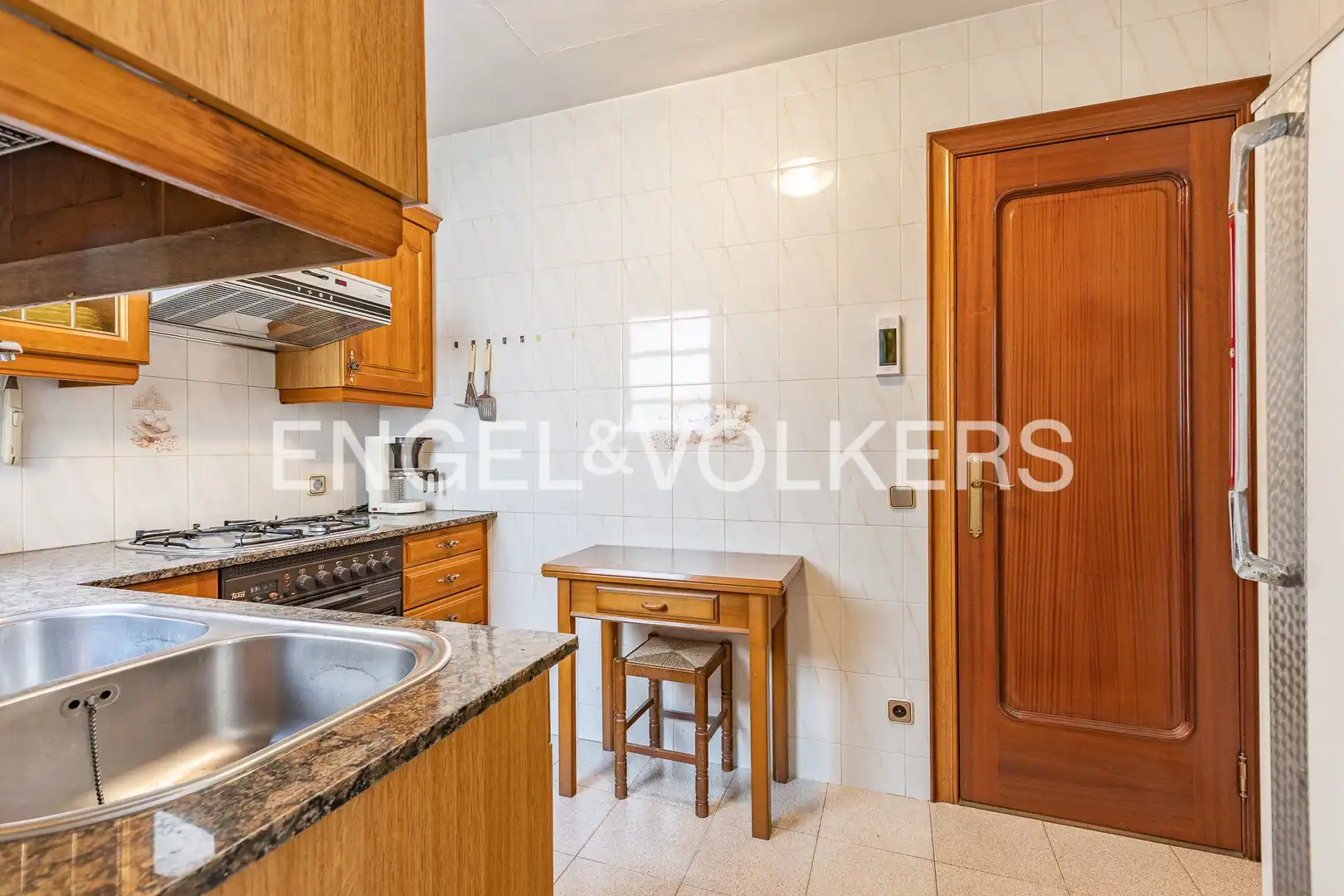 Cuina de Àtic en venda en Cerdanyola del Vallès amb Calefacció, Parquet i Terrassa