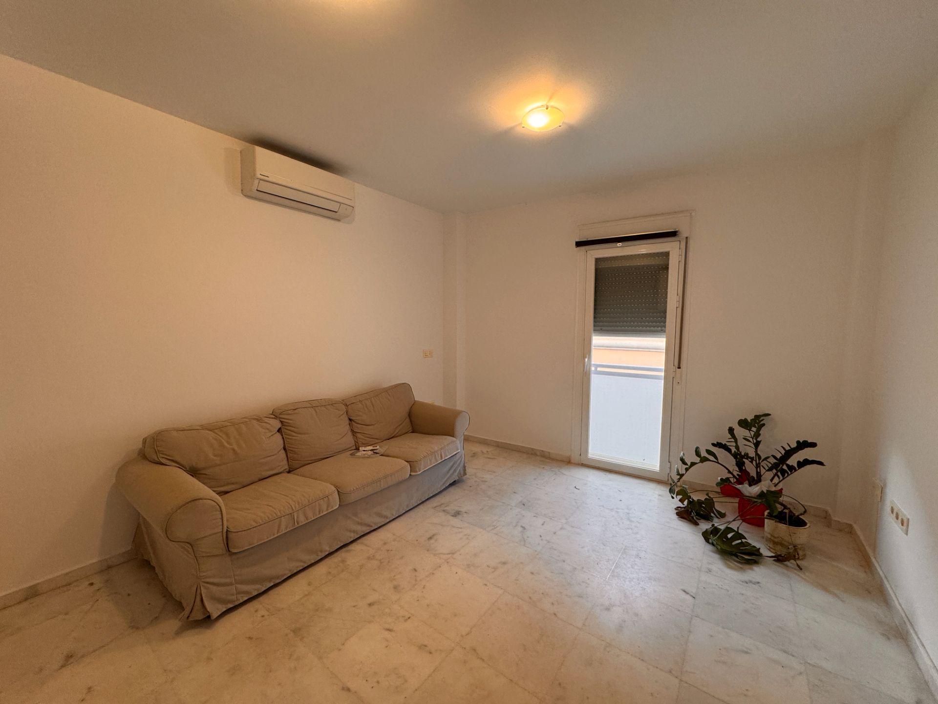 Living room of Flat to rent in  Cádiz Capital  with Balcony