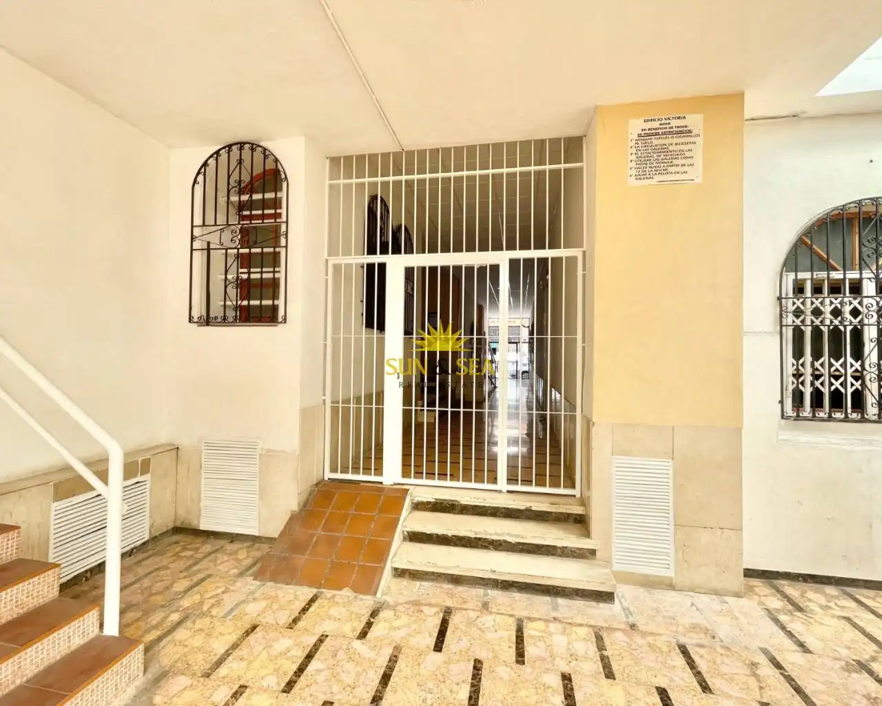 Commercial properties for rent in Avenida Habaneras - Curva de Palangre