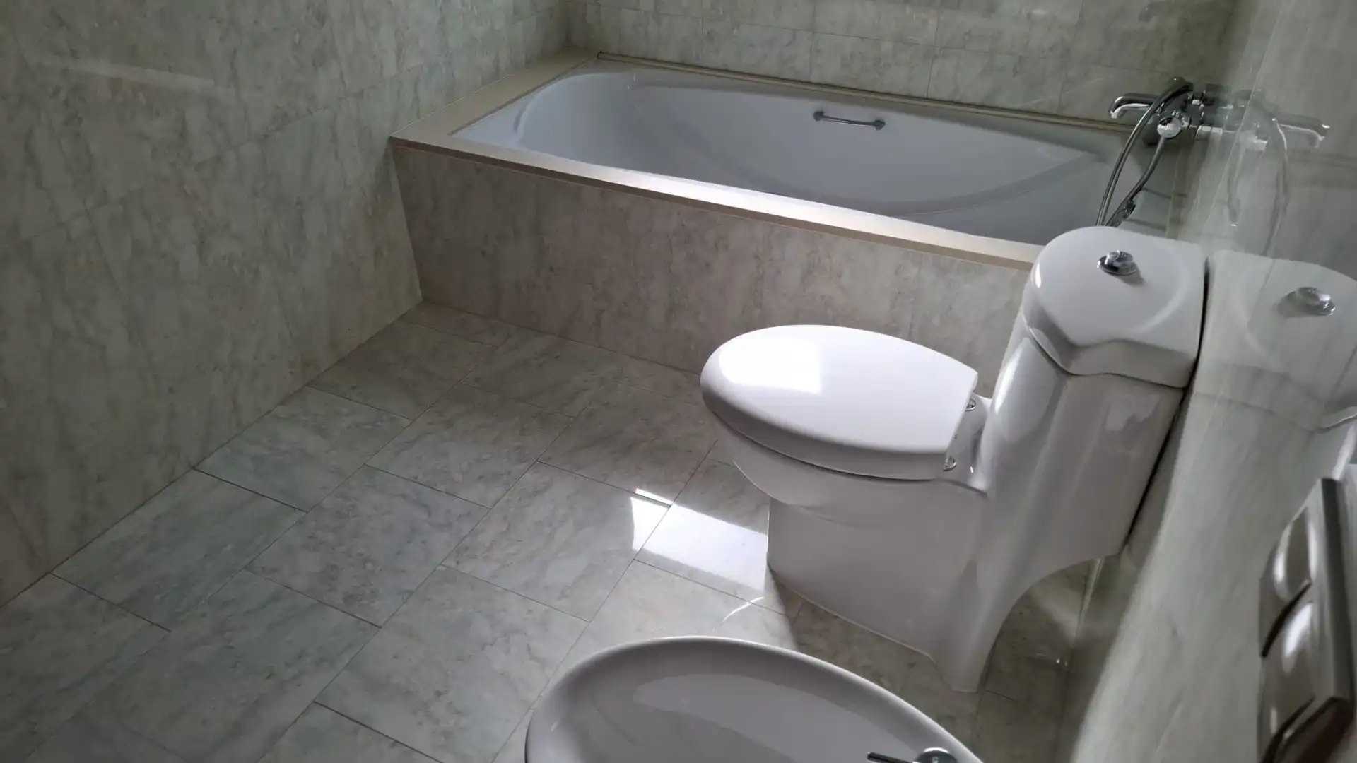 Bany de Casa o xalet en venda en Vallirana amb Aire condicionat i Terrassa