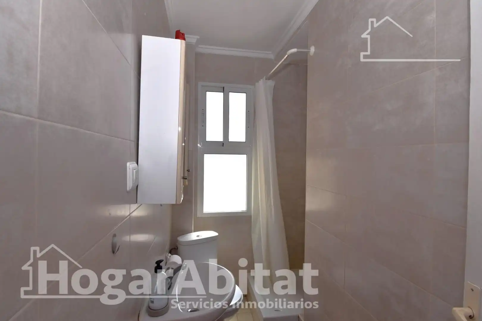 Baño de Piso en venta en Sagunto / Sagunt con Aire acondicionado, Calefacción y Amueblado