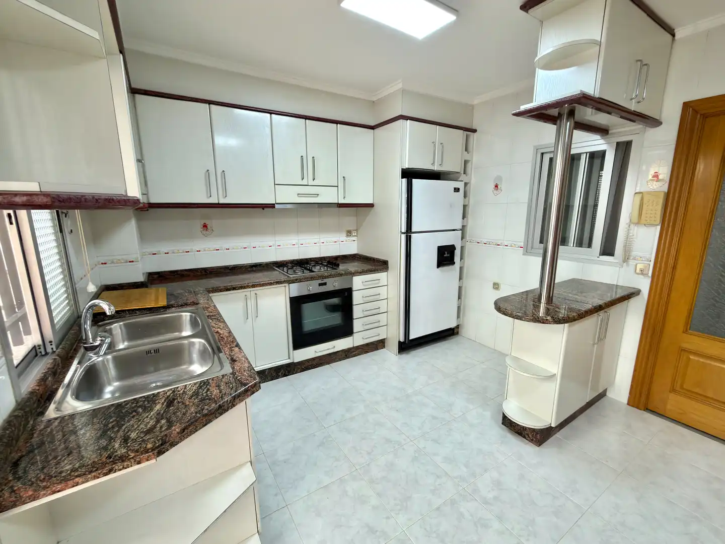 Piso de alquiler en Carrer d'Alberola, En Corts - Doctor Waksman , Quatre Carreres