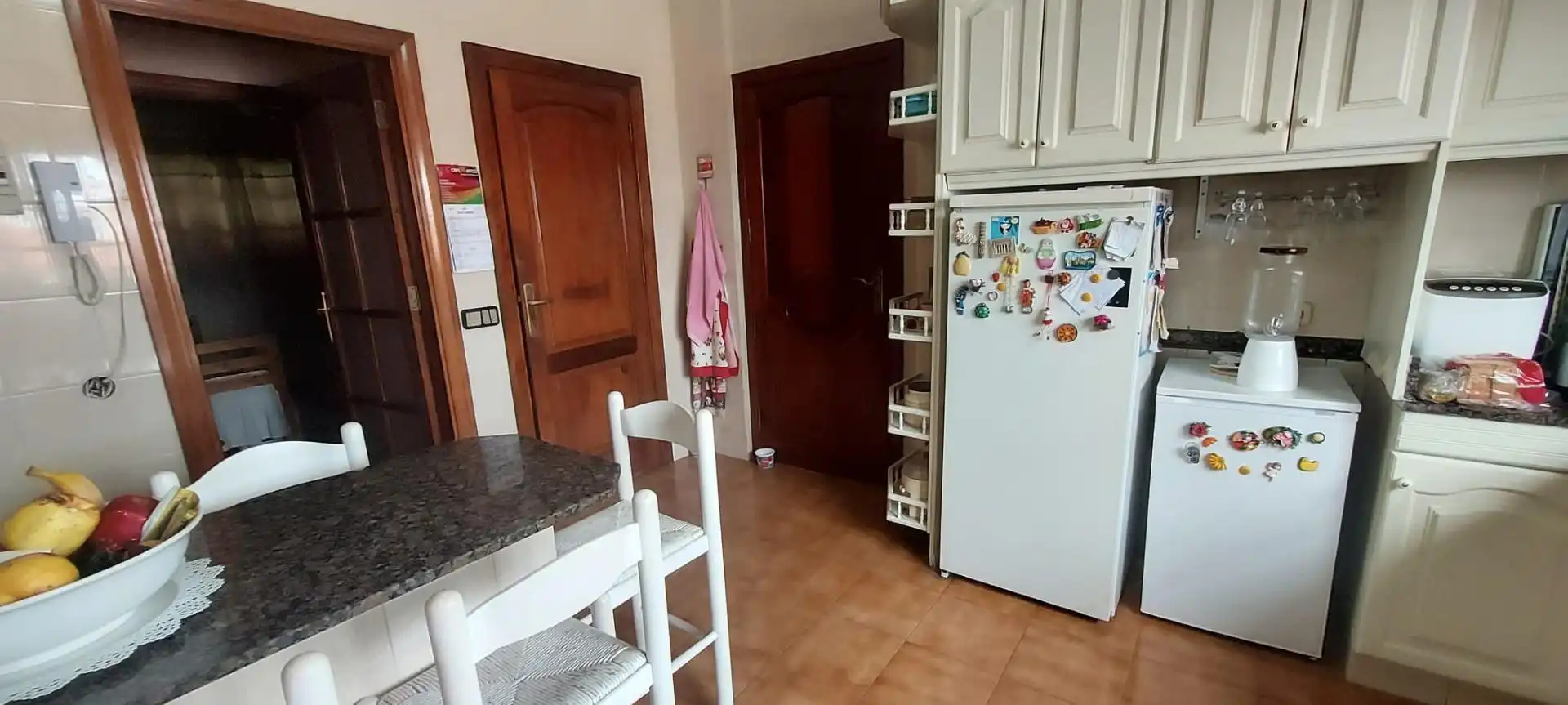 Cuina de Casa o xalet en venda en Las Palmas de Gran Canaria amb Jardí privat, Terrassa i Traster