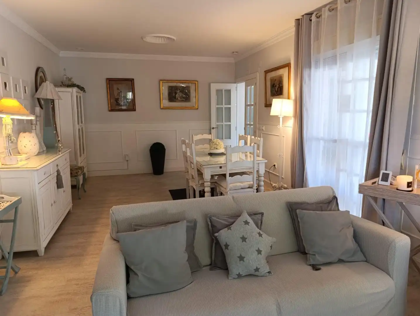 Sala d'estar de Casa o xalet en venda en Chiclana de la Frontera amb Aire condicionat, Jardí privat i Traster