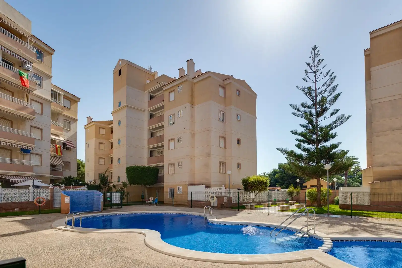 Vista exterior de Apartamento en venta en Torrevieja con Terraza, Amueblado y Piscina comunitaria