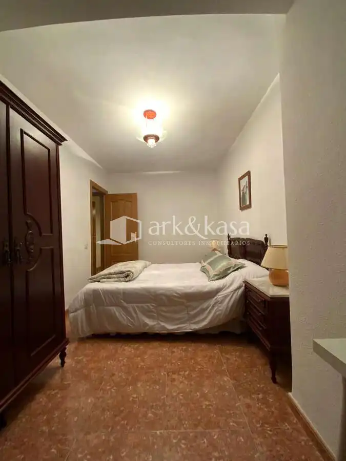 Schlafzimmer von Wohnung zur Miete in Valencia mit Klimaanlage, Abstellraum und Möbliert